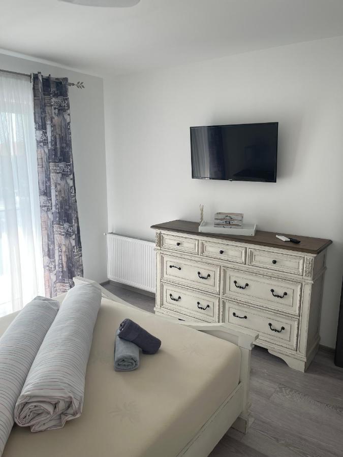 Smiley Deluxe Apartment Sibiu Exterior photo